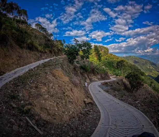 Bicimotorruta construida en las montañas de Caramanta, Antioquia